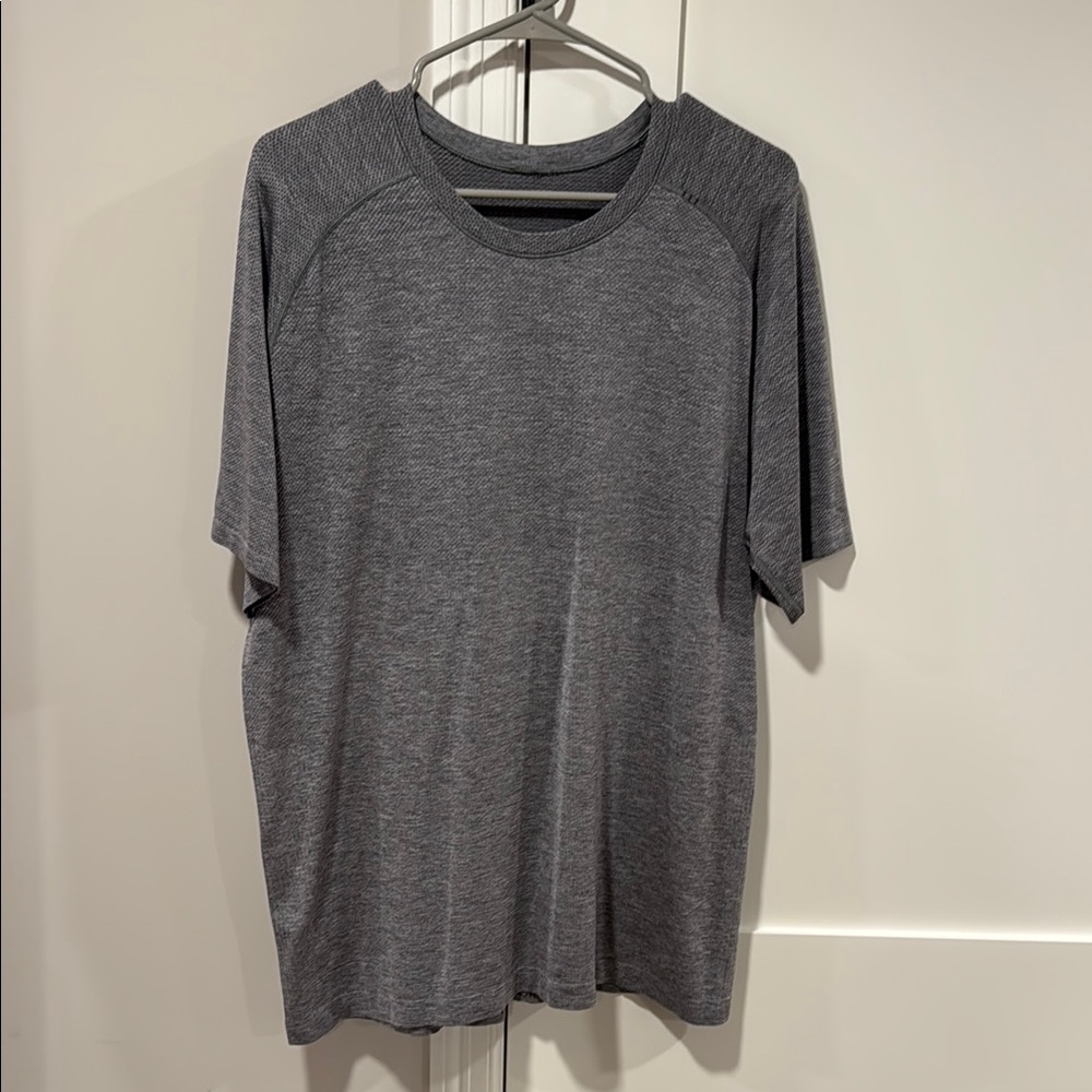 License to train Lulu workout tshirt, new no tag